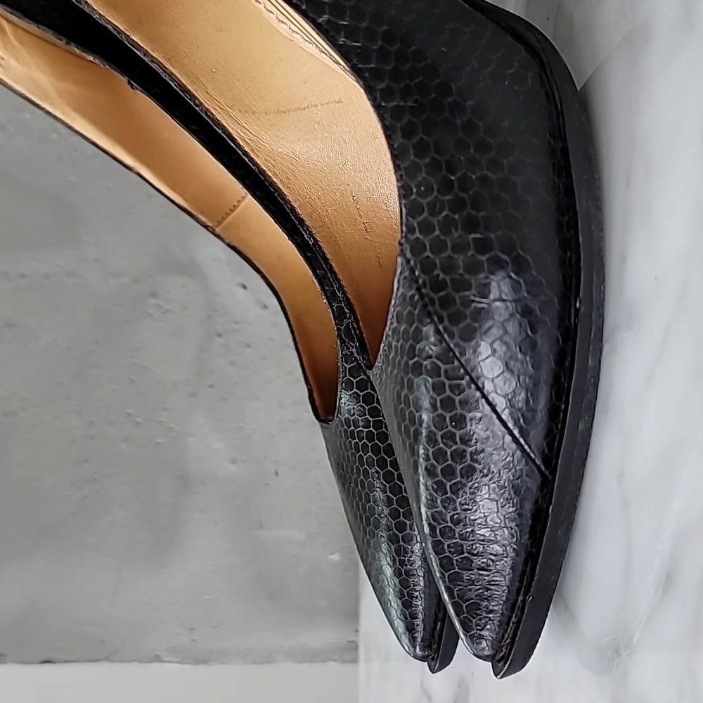 Lanvin black snakeskin heels with gold arched detailing 7 ½ - Picture 7 of 10
